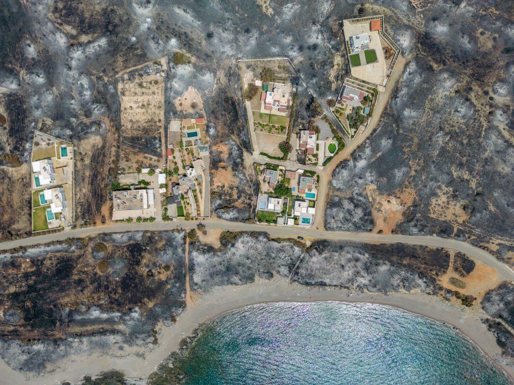 Grecia ofera vouchere de hotel evacuatilor din cauza incendiilor de vegetatie