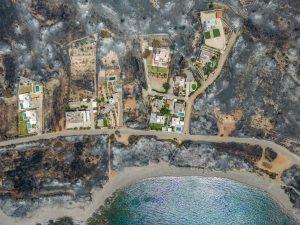 Grecia ofera vouchere de hotel evacuatilor din cauza incendiilor de vegetatie